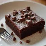 Brownie com chocolate Harald finalizado, perfeito para apreciar com uma deliciosa sobremesa.